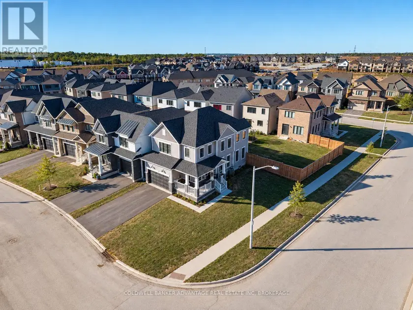 Detached at 8 DOWNRIVER DRIVE, Welland