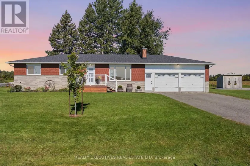Detached at 11895 CLOVERDALE ROAD, North Dundas