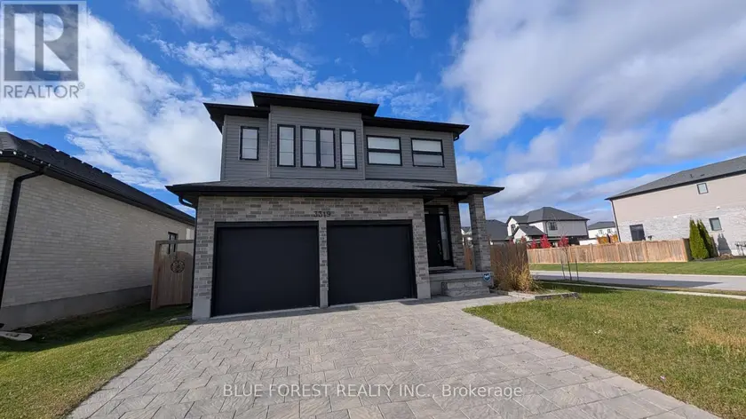 Detached at 3319 REGIMENT ROAD, London South