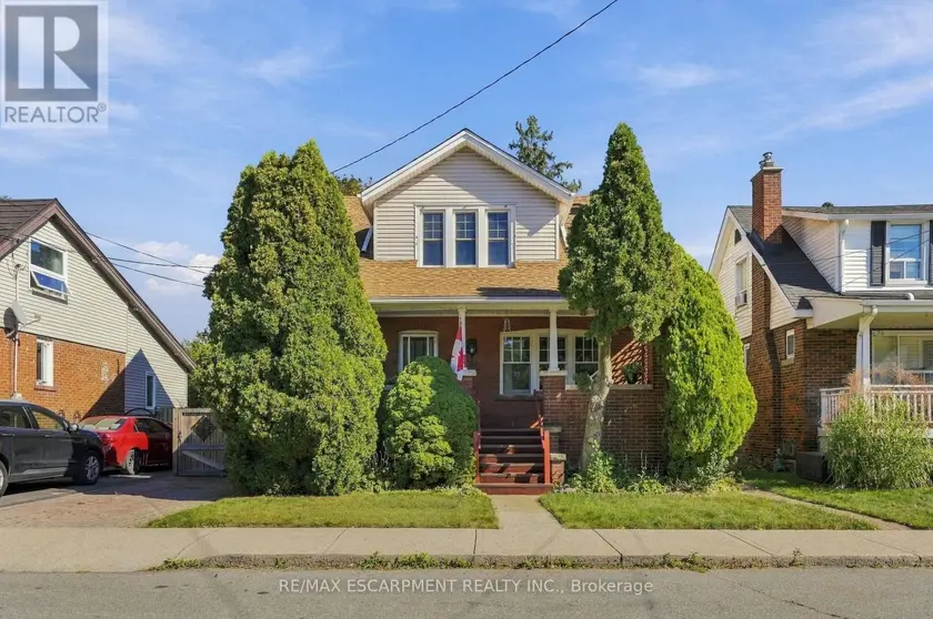 Detached at 41 EAST 14TH STREET W, Hamilton