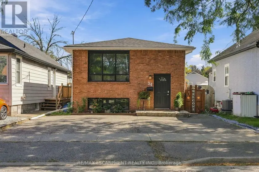 Detached at 34 GRANTHAM AVENUE S, St. Catharines