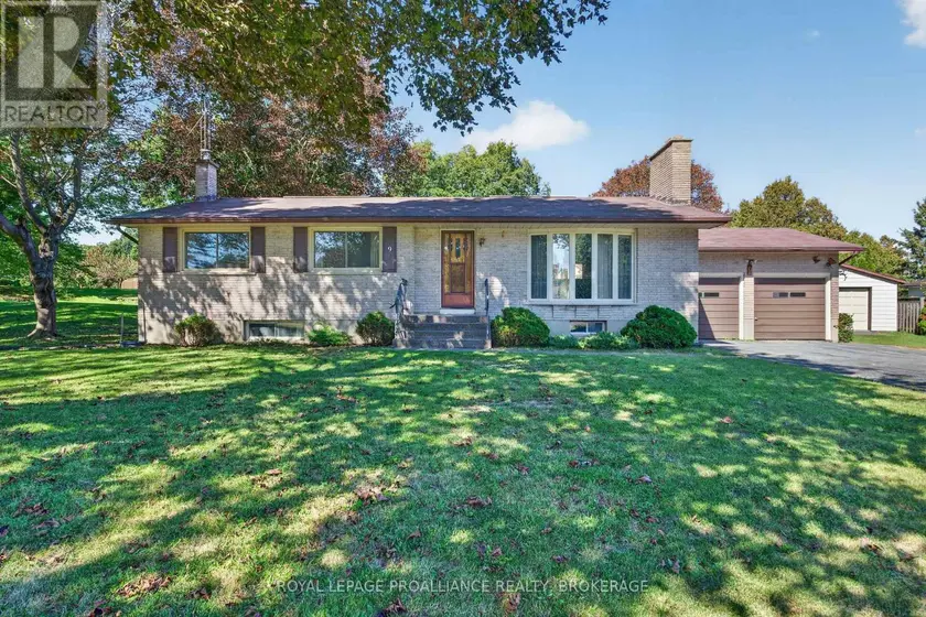 Detached at 9 DIANNA STREET, Kingston