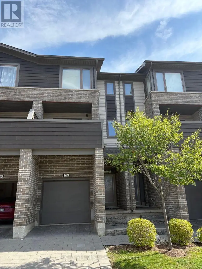Townhouse at 212 - 1960 DALMAGARRY ROAD, London