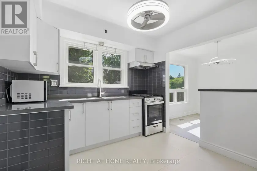 Detached at 49 BEVERLY CRESCENT, Welland
