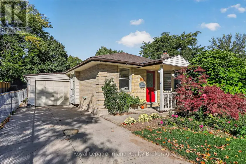 Detached at 43 DUNDEE COURT, London South
