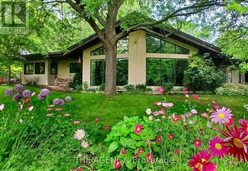 Detached at 295 BRANT ROAD, Brant