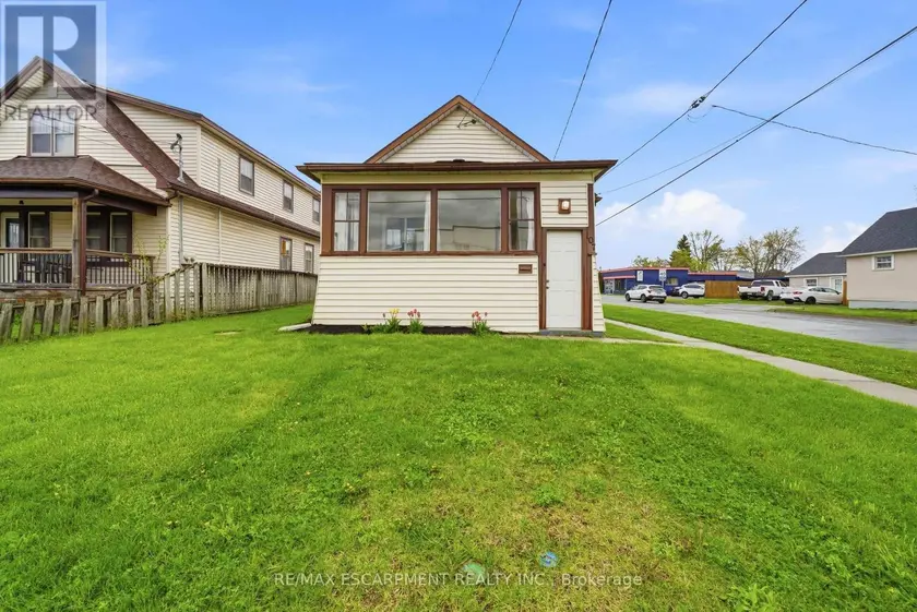 Detached at 107 BROADWAY STREET, Welland