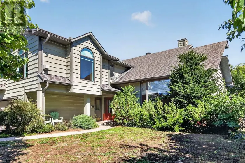 Detached at 9 FOXRUN LANE, Ottawa