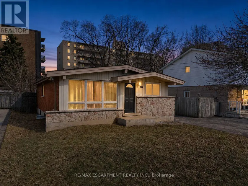 Detached at 37 LILACSIDE DRIVE, Hamilton