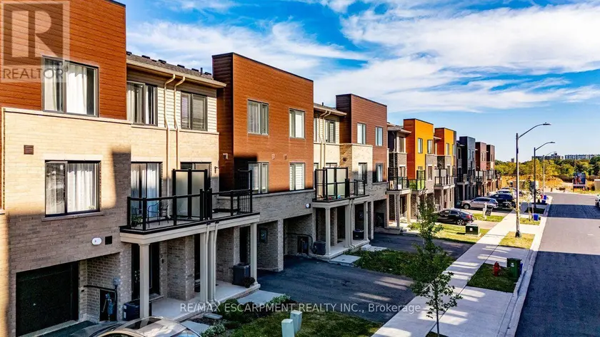 Townhouse at 7 Roxanne Dr, Hamilton