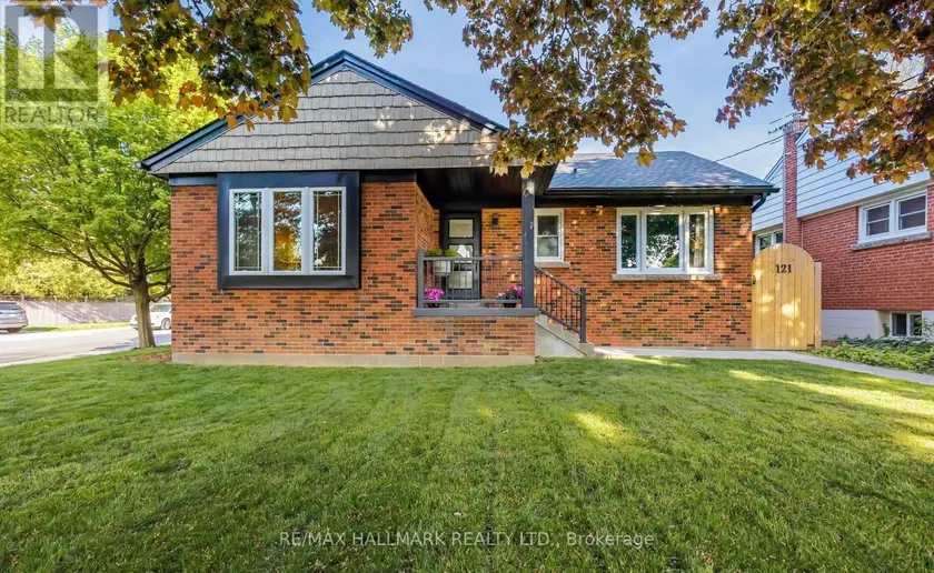 Detached at 121 WEST 23RD STREET, Hamilton