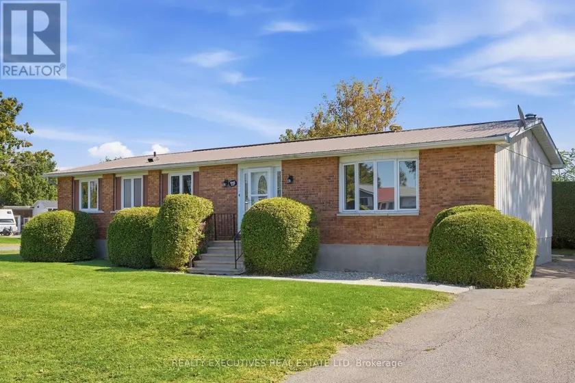 Detached at 441 MAY STREET, North Dundas