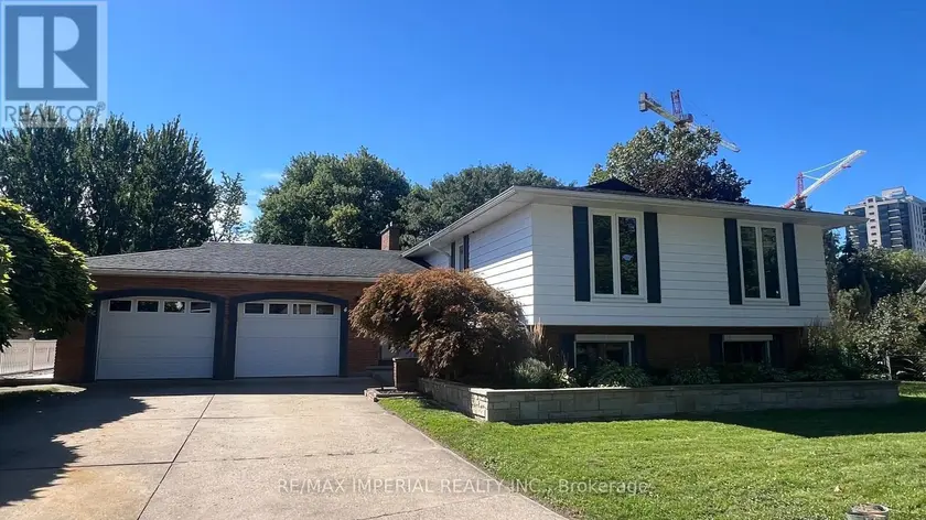 Detached at 4 PYRAMID PLACE, St. Catharines