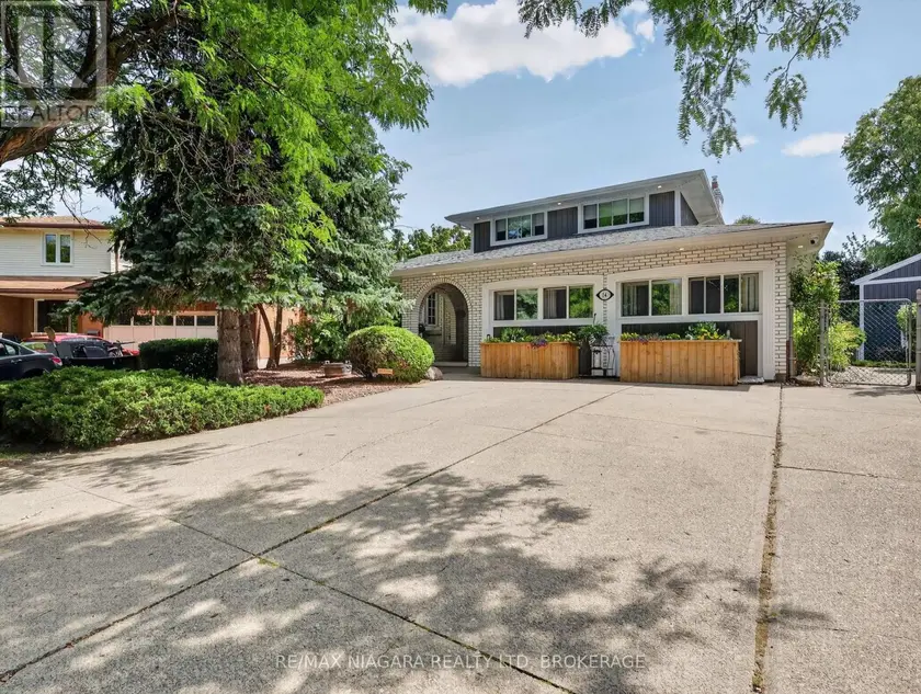 Detached at 14 FAIRLAWN COURT, St. Catharines