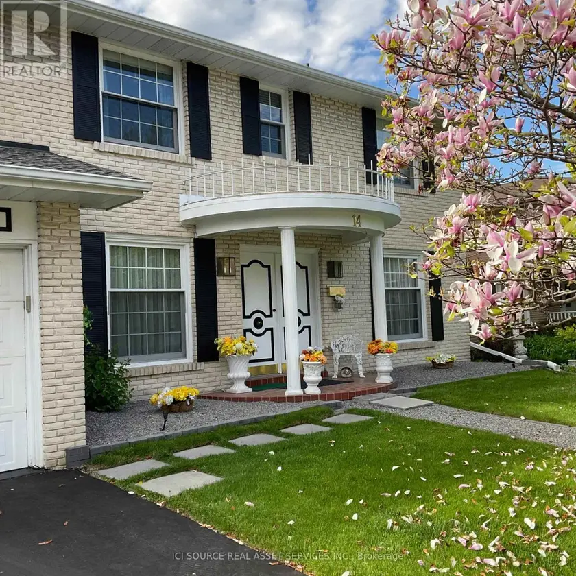 Detached at 14 ROBINHOOD DRIVE, Hamilton