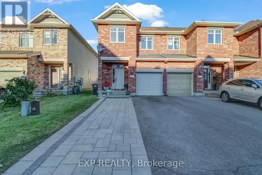 Townhouse at 371 ROYAL FERN WAY, Ottawa