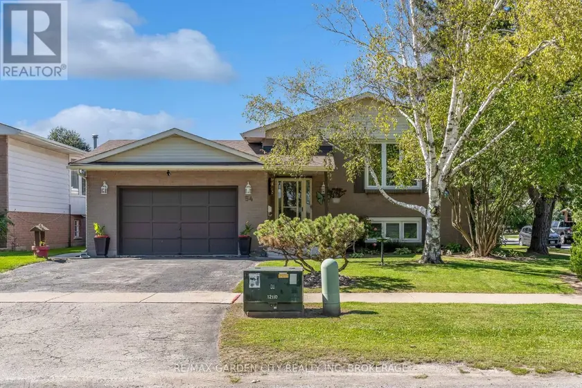 Detached at 54 CRESTCOMBE ROAD, St. Catharines