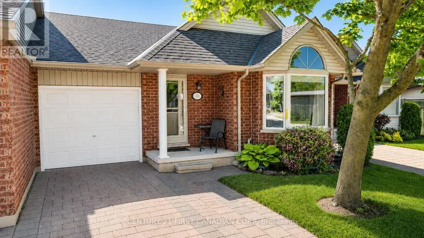 Townhouse at 23 - 20 KERNOHAN PARKWAY, London South