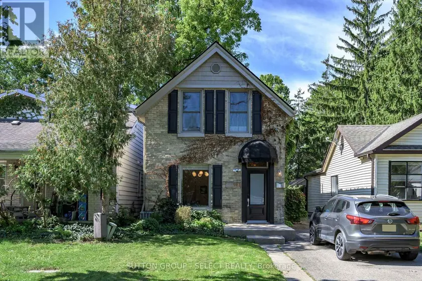 Detached at 943 COLBORNE STREET, London East