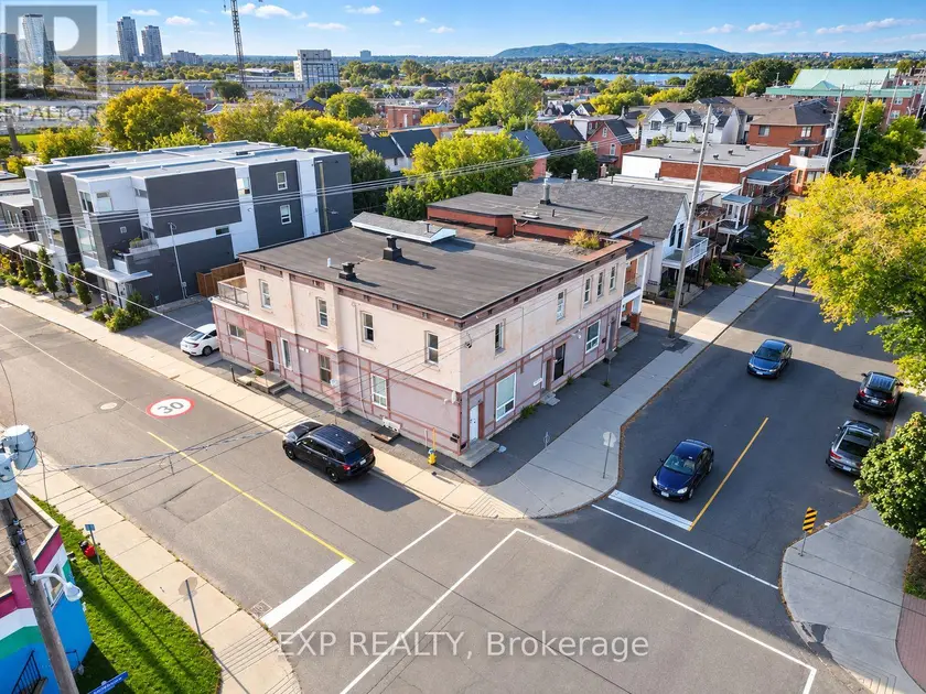 Multiplex at 202 ROCHESTER STREET, Ottawa