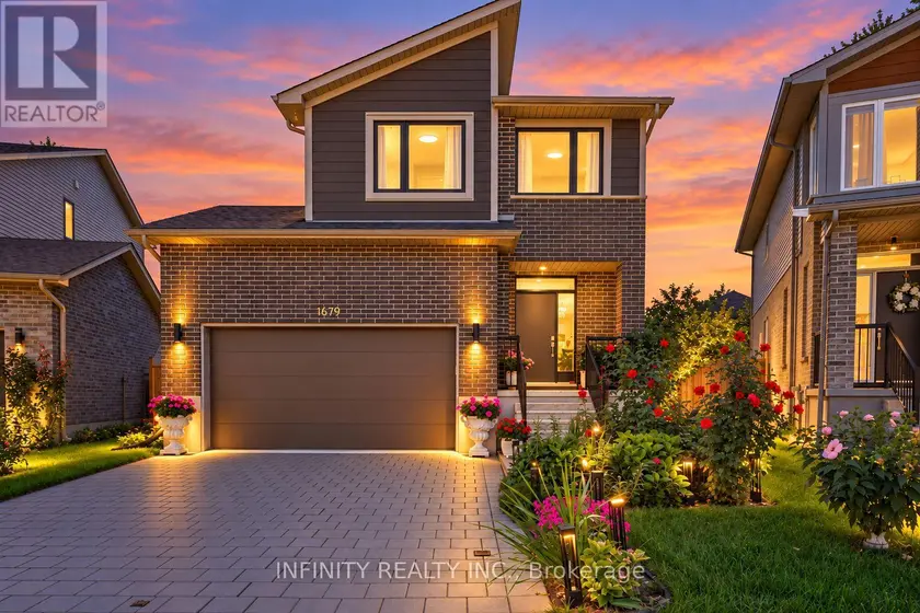 Detached at 1679 VALHALLA STREET, London North