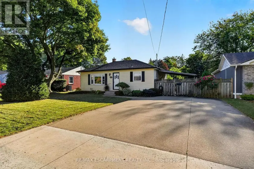 Detached at 416 BARTLETT AVENUE, Grimsby