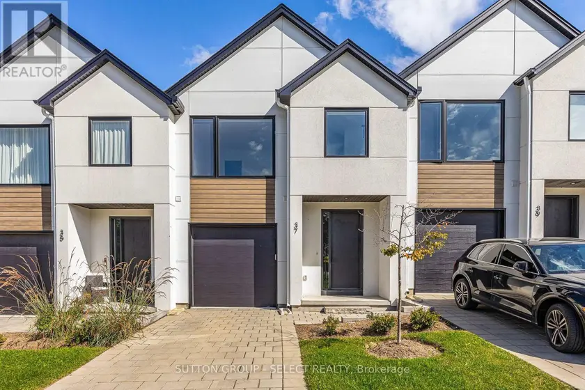 Townhouse at 37 - 1965 UPPERPOINT GATE, London South