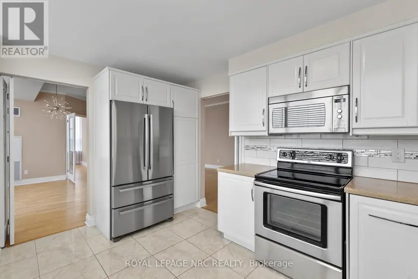 Apartment at PH6 - 3 TOWERING HEIGHTS BOULEVARD, St. Catharines