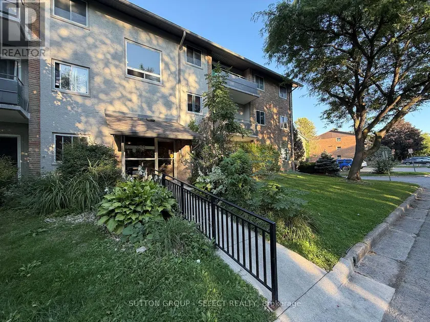 Apartment at 12 - 675 WONDERLAND ROAD S, London South