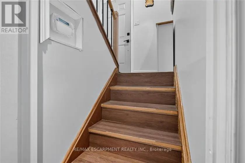 Detached at 10 KRAFTY COURT, Hamilton