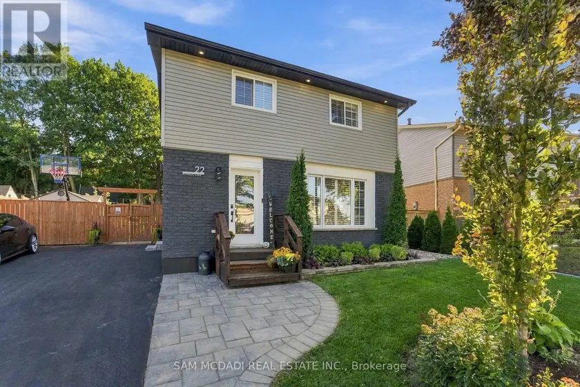 Detached at 22 BYWOOD CRESCENT, Hamilton