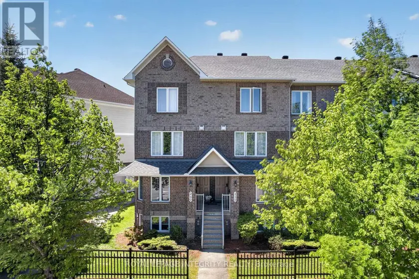 Townhouse at 256 CRESTHAVEN DRIVE, Ottawa