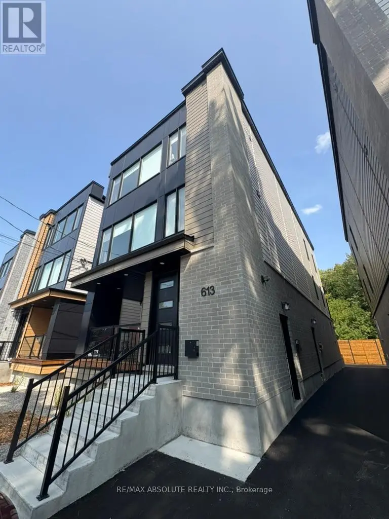 Multiplex at 4 - 613 PARKVIEW ROAD, Ottawa