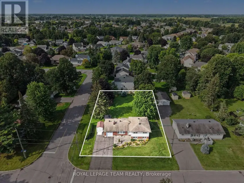 Detached at 28 GAMBLE DRIVE, Ottawa