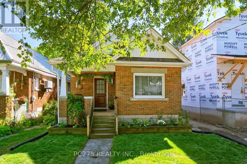 Detached at 16 BARRINGTON AVENUE, London North