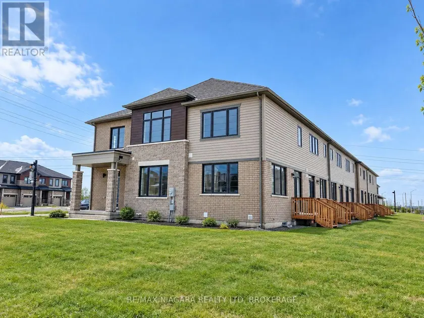 Townhouse at 23 - 15 PEACH STREET, Thorold