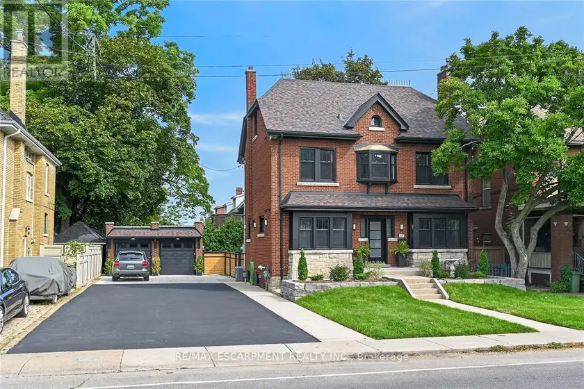 Detached at 209 DELAWARE AVENUE, Hamilton