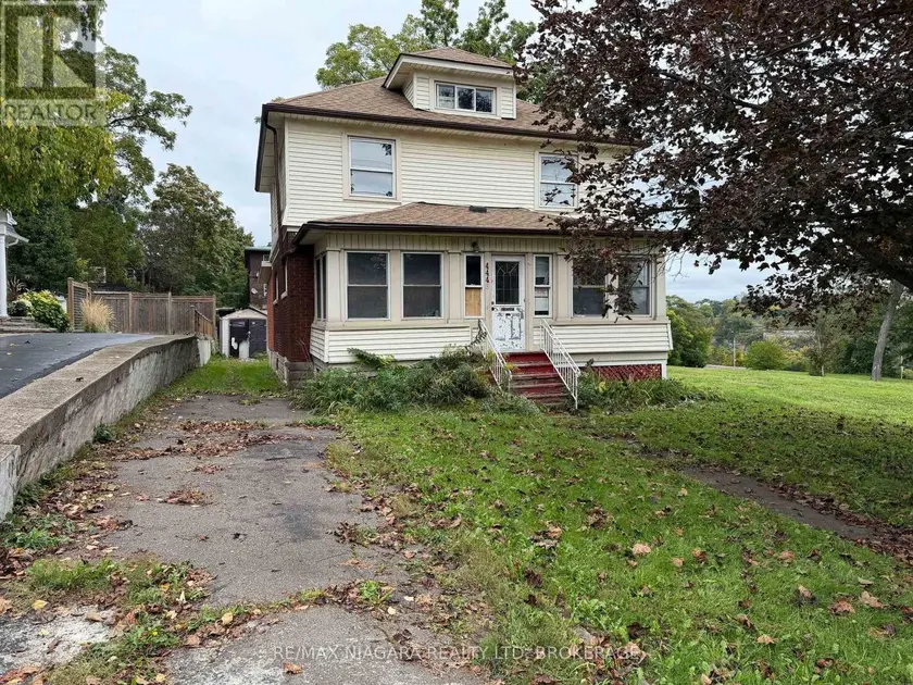 Detached at 4445 JOHN STREET, Niagara Falls