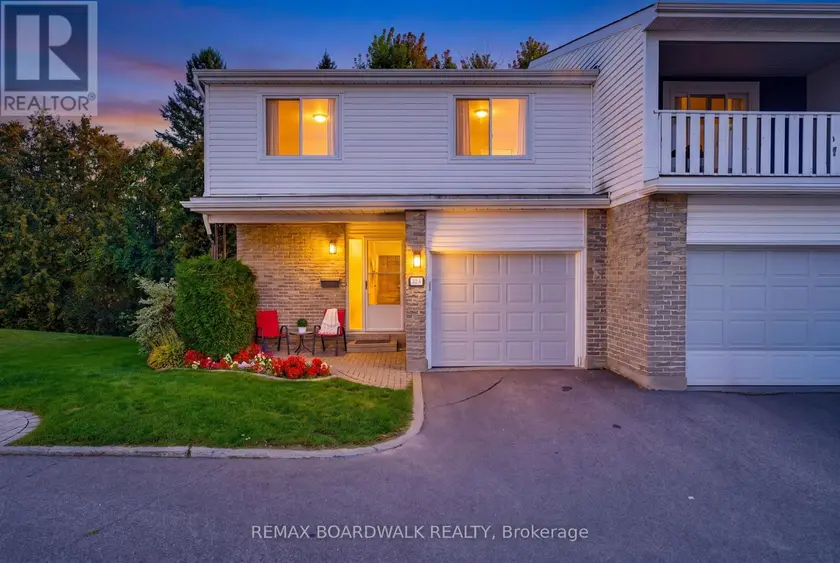 Townhouse at 13 - 32A BLACK FOREST LANE, Ottawa