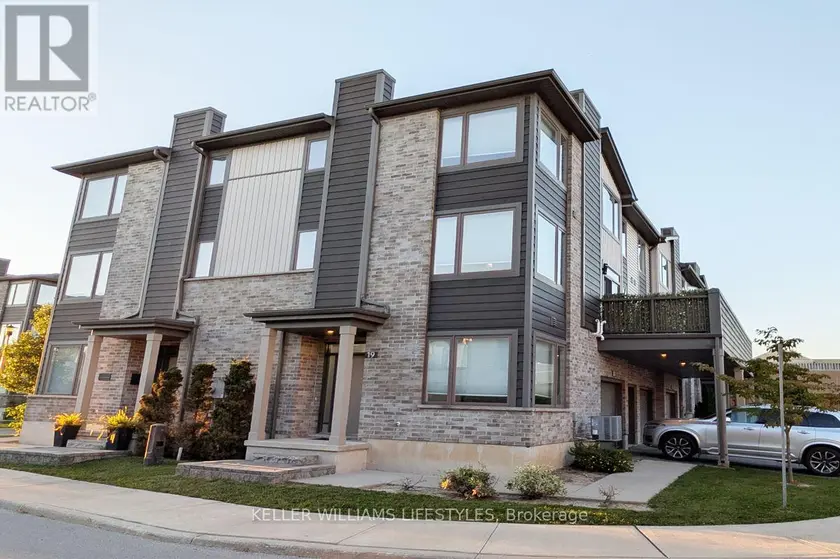 Townhouse at 19 - 2070 MEADOWGATE BOULEVARD, London South