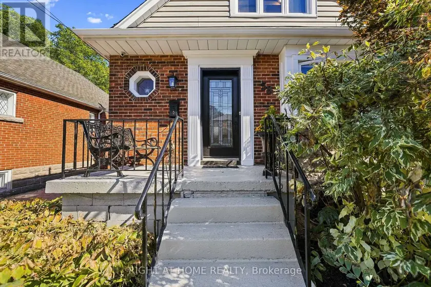 Detached at 58 UPLANDS AVENUE, Hamilton