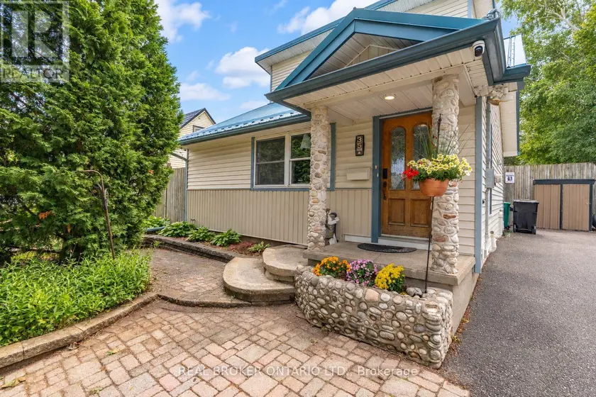 Detached at 35 PERTH ROAD, Kitchener