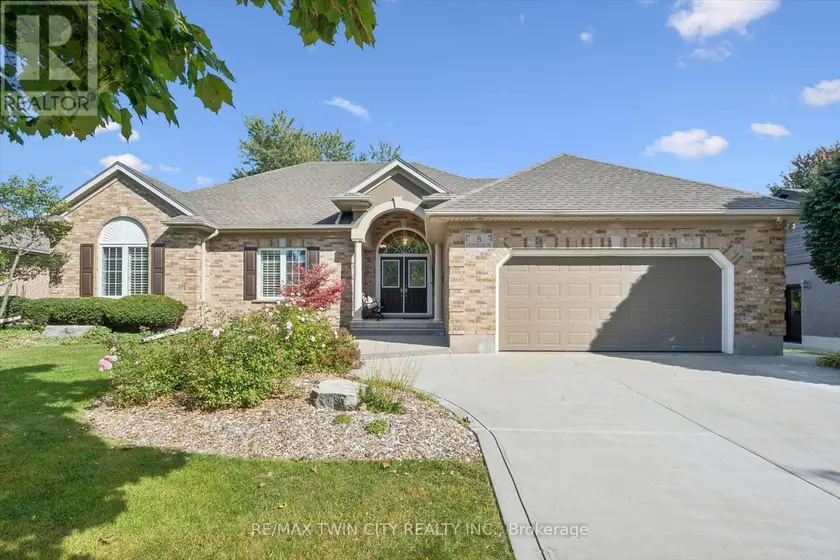 Detached at 8 CHANCELLOR DRIVE, Woolwich