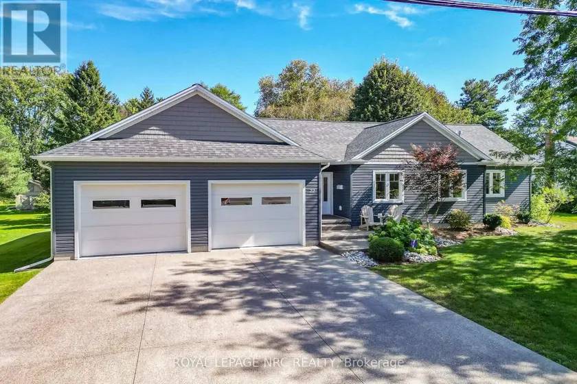 Detached at 22 CRERAR AVENUE, Welland