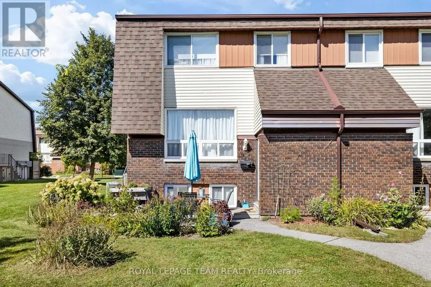 Townhouse at 47 - 38 WOODVALE, Ottawa