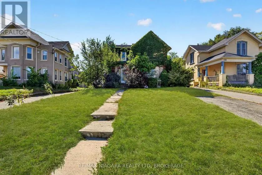 Detached at 156 TERRACE HILL STREET, Brantford