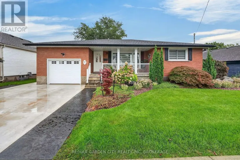 Detached at 57 ELMWOOD AVENUE, Welland