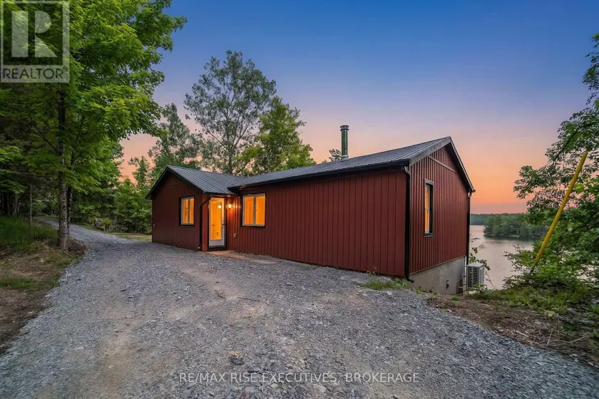 Detached at 1040 BUCKHORN LANE, Frontenac