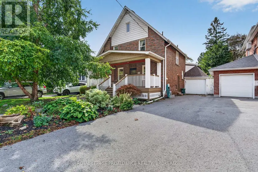 Detached at 130 MACDONNELL STREET, Kingston