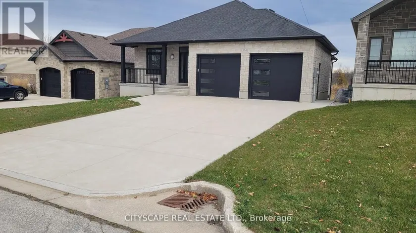 Detached at 2551 9TH AVENUE E, Owen Sound